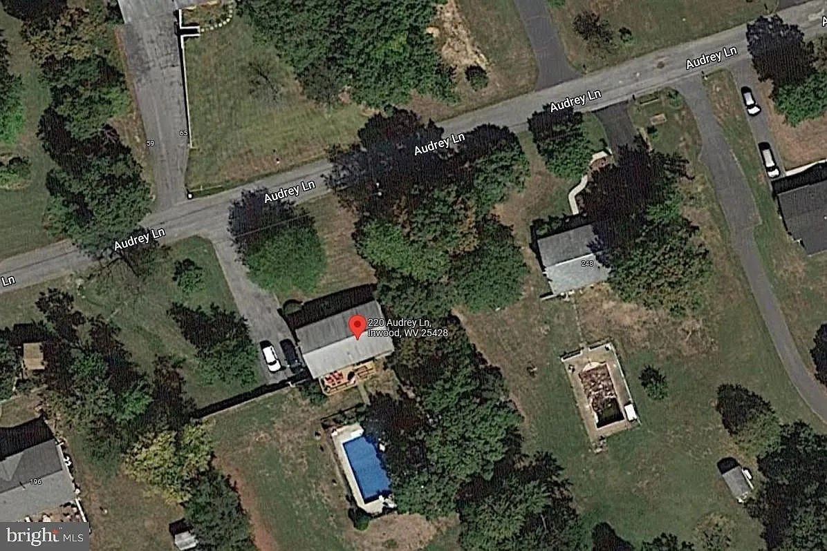 220 Audrey Ln photo 1