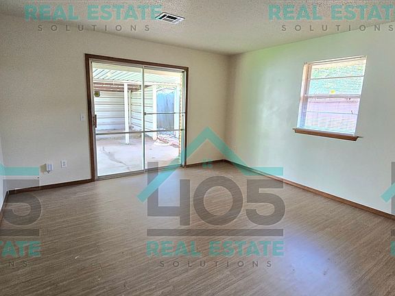 2nd image of 3024 SE 22nd Cir