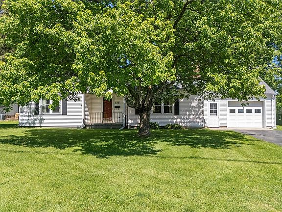 2nd image of 557 Prairie Ave