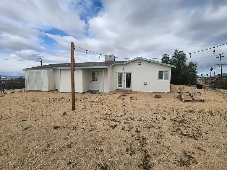 5762 Howard Way — Photo 13
