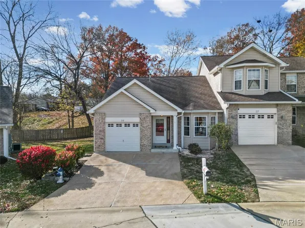 39 Parkway Villas Ct #9A, Saint Charles, MO 63303