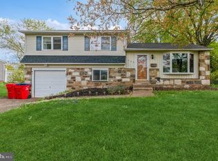 795 Garden Rd, Warminster, PA 18974