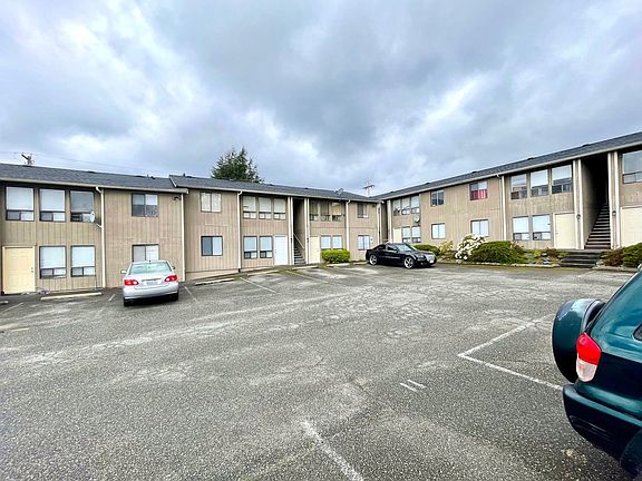 2nd image of 2328 Queen St APT 6