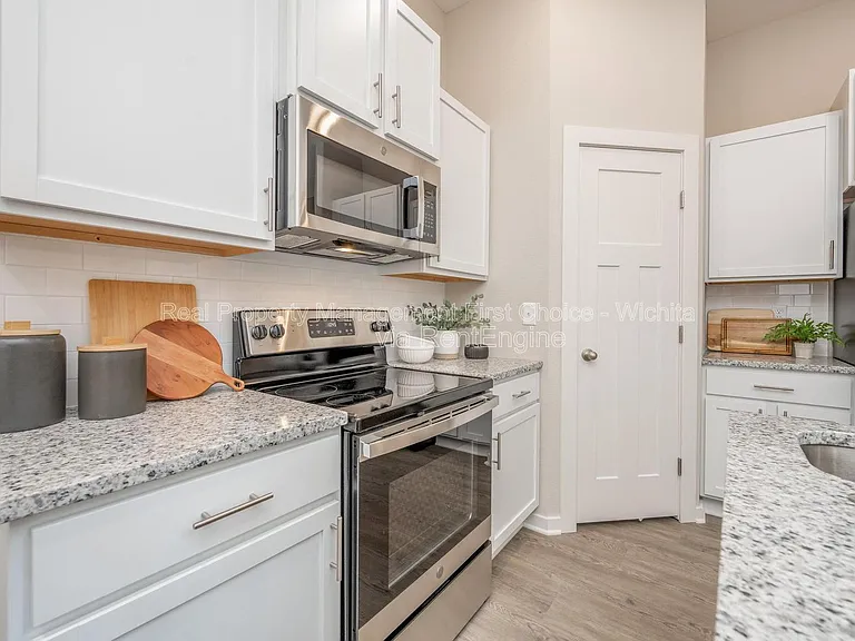 3426 W Angel St — Photo 10