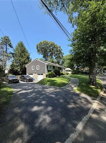 4 bed, 2.0 bath, 2500 sqft, $5,000 — Photo 2