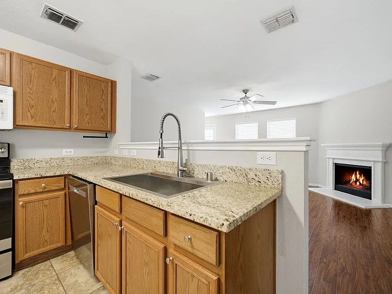 712 Preston Dr — Photo 13