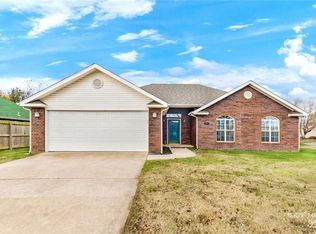 201 Stein St, Centerton, AR 72719