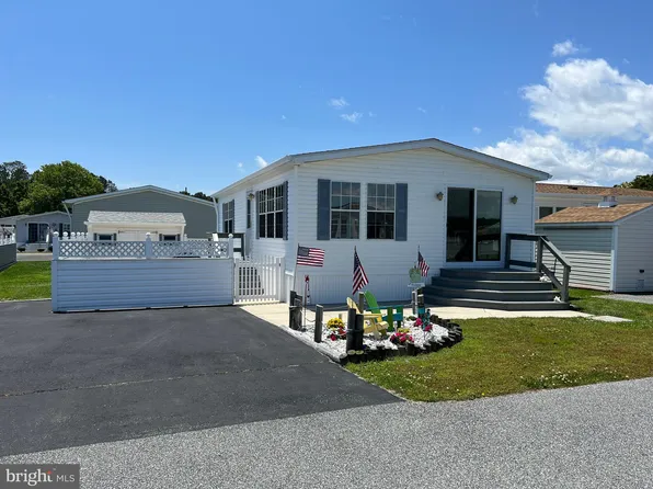 11820 E Buccaneer Dr, Berlin, MD 21811