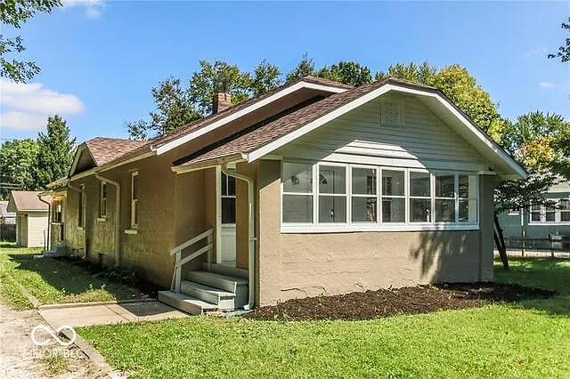 2216 Riviera St photo 1