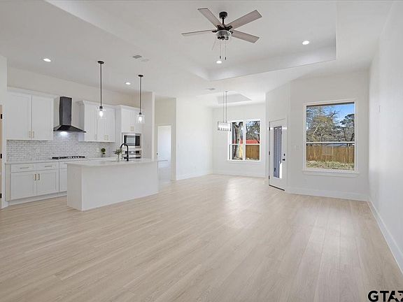 5th image of 511 Cypress St