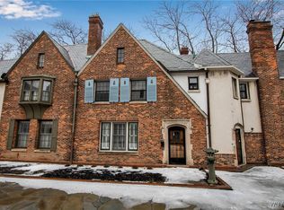 3 Mayfair Ln, Buffalo, NY 14201