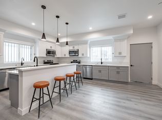 1360 W 35th St, Los Angeles, CA 90007