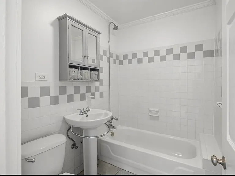 3011 N Ola Ave — Photo 4