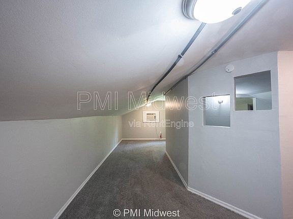 4th image of 3165 Station St Unit B