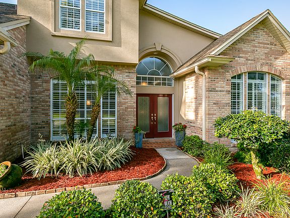 Welcoming Front Entry