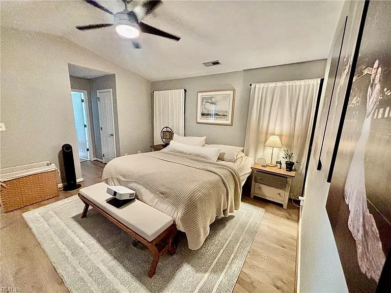 810 Holbrook Dr — Photo 17