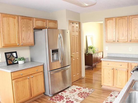 5th image of 8304 Bellow Park Dr