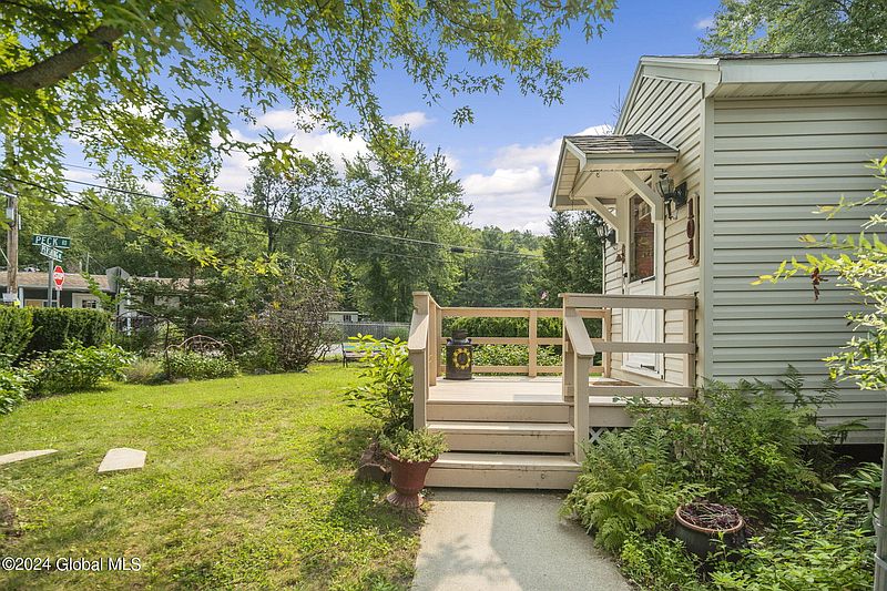 2nd image of 101 Pershing Avenue