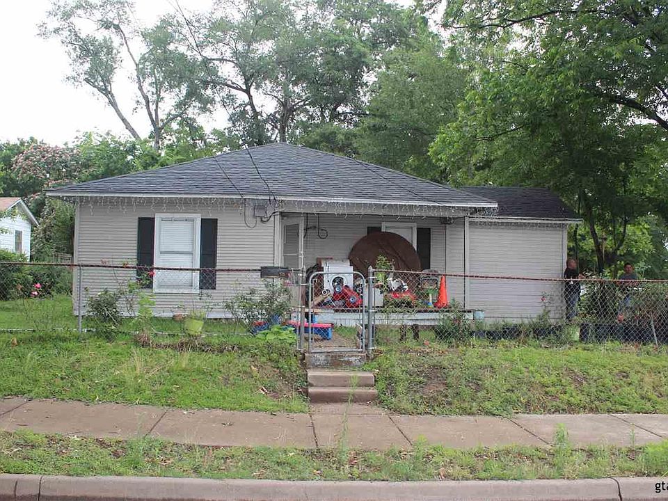 1st image of 920 E Hillsboro St