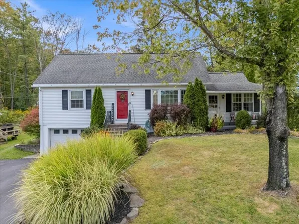 1107 Frost Rd, Endicott, NY 13760