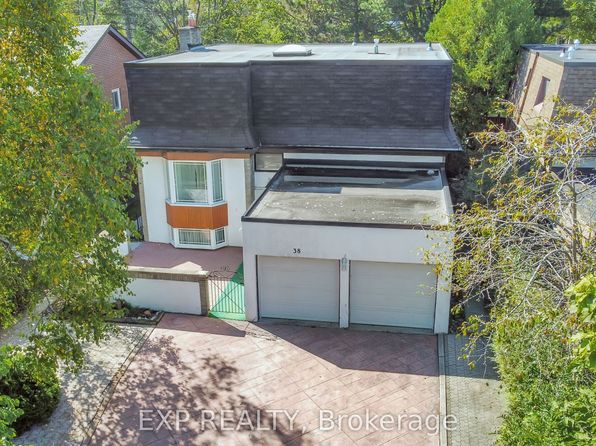 38 Tarbert Rd #C15, Toronto, ON M2M 2Y2