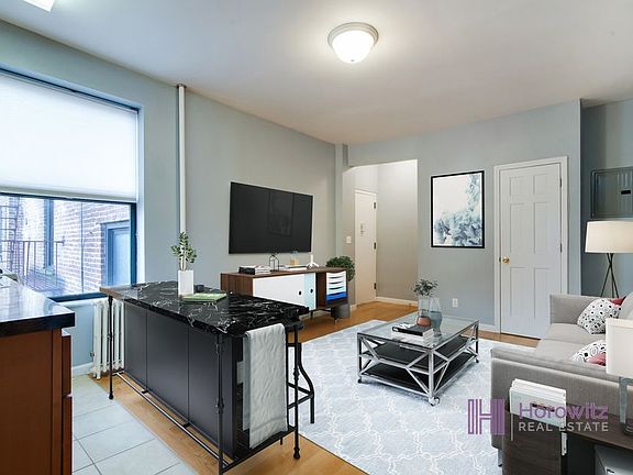 3rd image of 3114 Crescent St