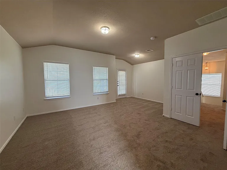 104 Lava Bed Dr — Photo 9
