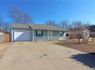 407 Parkcrest Dr, Bentonville, AR 72712