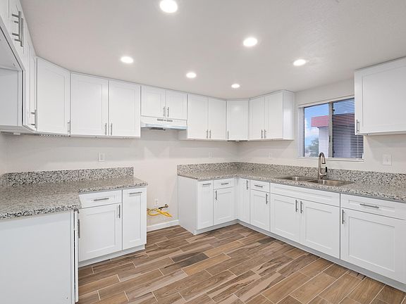 4th image of 15740 Sueno Ln APT B