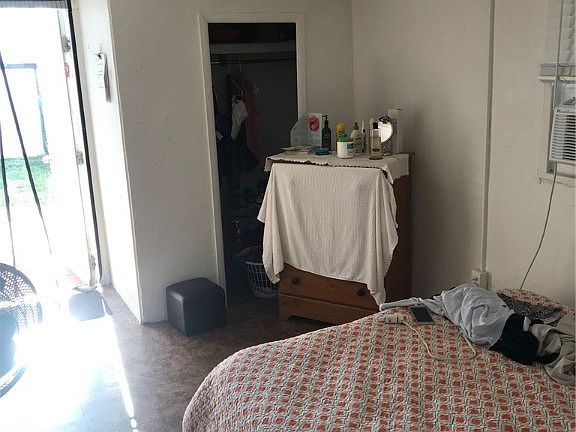 5th image of 1108 Wesley St W