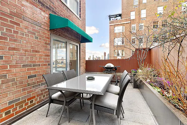 Sold by Compass | media 19