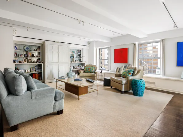 176 Broadway image 2 of 10