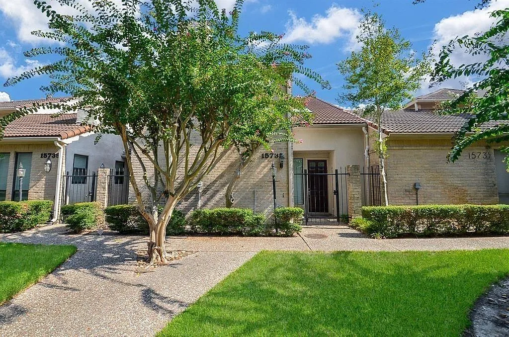 3 bed, 3.5 bath, 2958 sqft, $3,100 — Photo 2