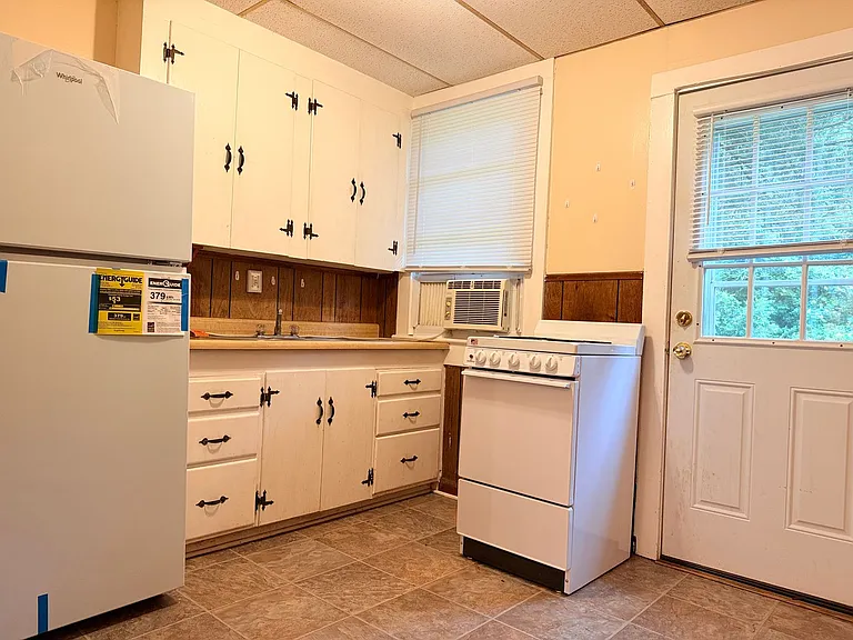 32715 Bi State Blvd — Photo 5