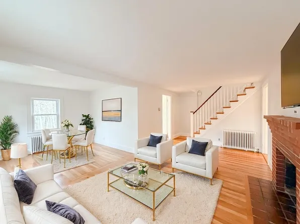 127-127A Plain St, Braintree, MA 02184