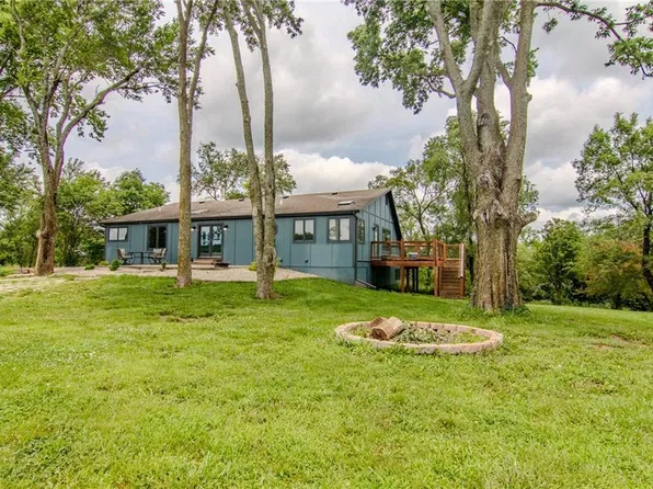 6301 E 285th St, Freeman, MO 64746