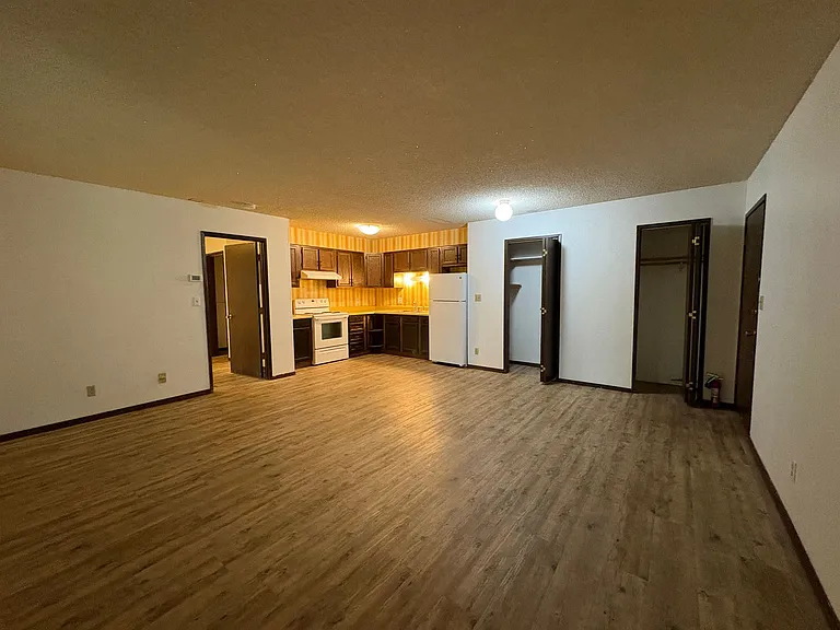 4953 Dartmouth Dr — Photo 2