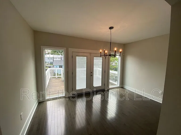 1515 Neal St NE — Photo 7
