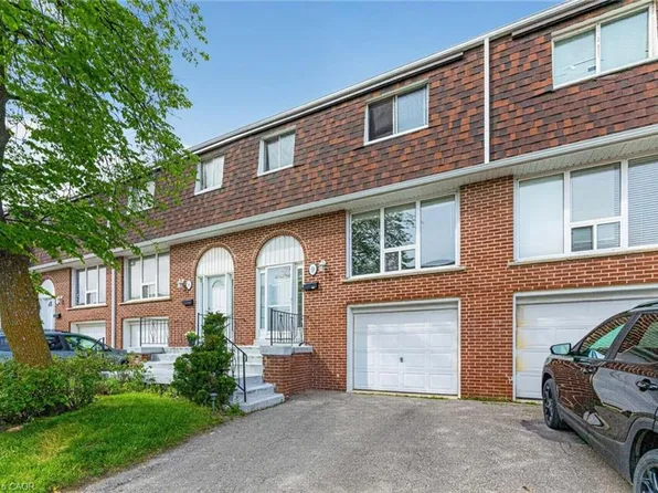 2380 Bromsgrove Rd #9, Mississauga, ON L5J 4E6