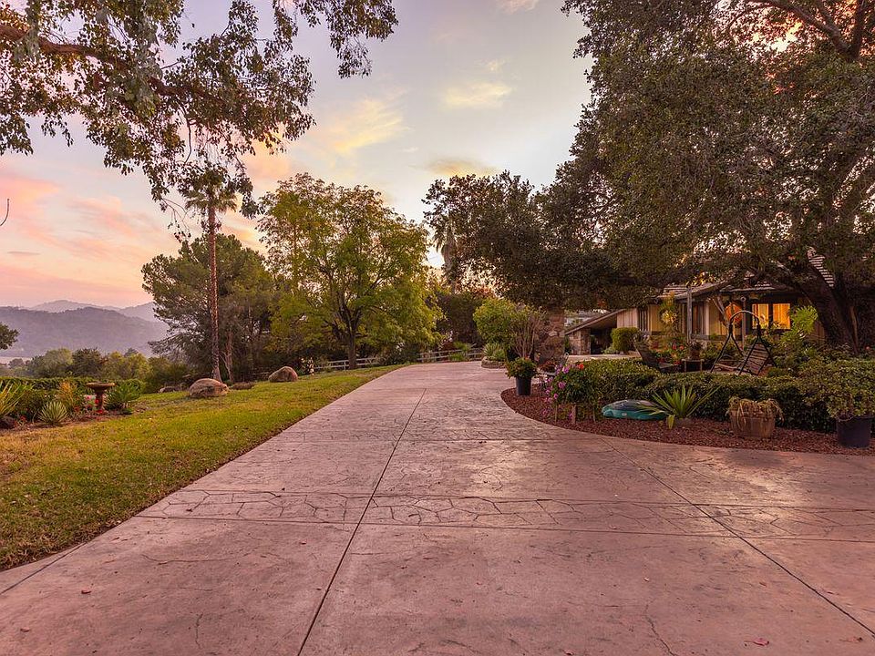 1st image of 10681 Encino Dr