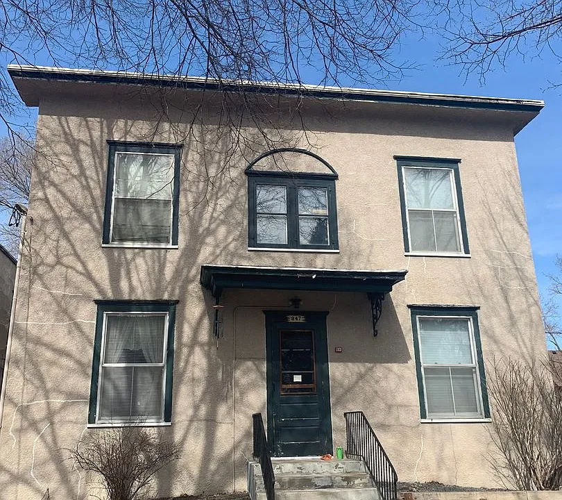 847 Summer St NE