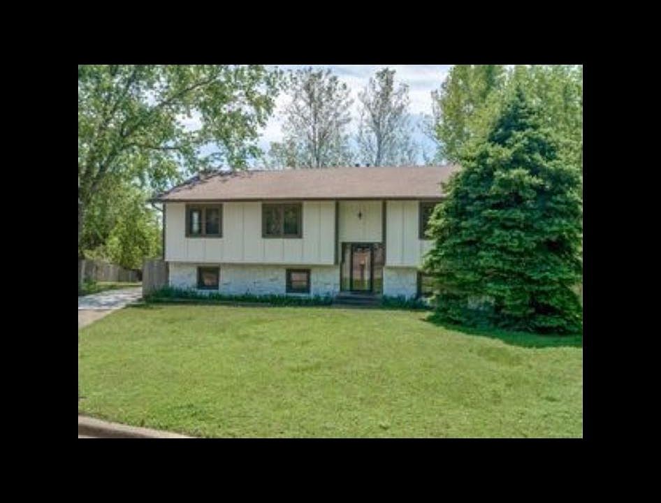 1st image of 620 Rosewood Cir