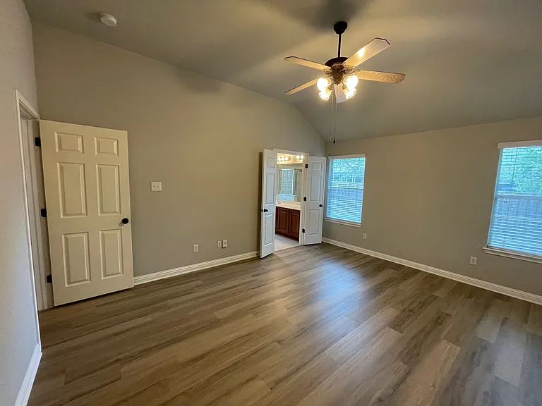 10025 Mount Rainier Dr — Photo 19