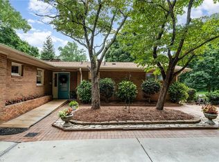 621 Quarterstaff Rd, Winston Salem, NC 27104