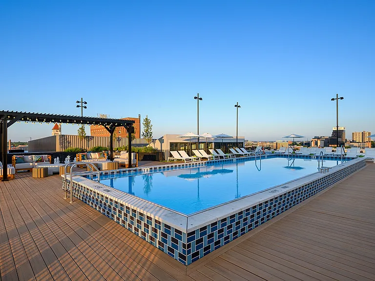 The Victor Luxury Apartments — Photo 32