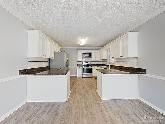 5th image of 534 Stratford Dr