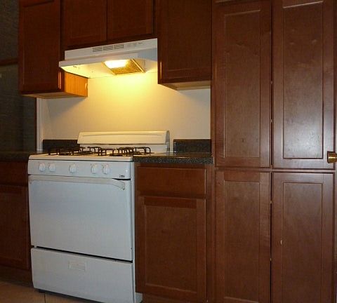 2nd image of 2106 Waverly Pl