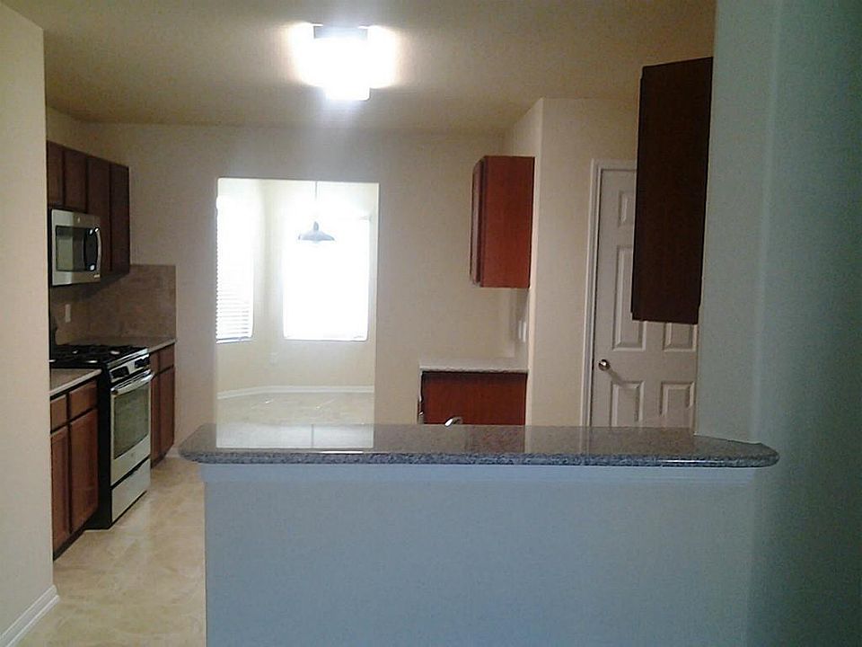 2nd image of 3047 View Valley Trl