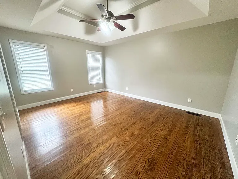 603 Aberdeene Ct — Photo 4