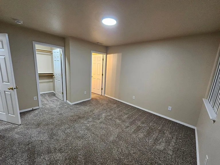 7521 W Tottenham Ln — Photo 6
